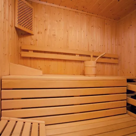 Luxurious With Sauna In Koenigsleiten *