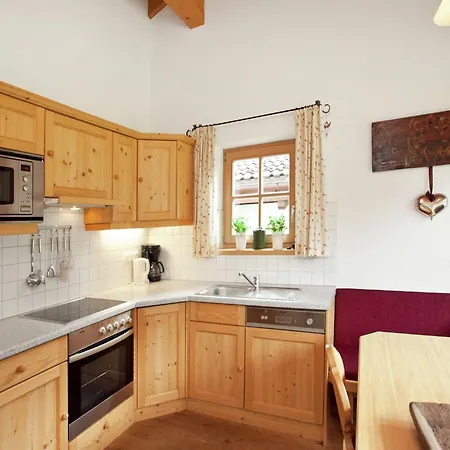 Chalé Luxurious With Sauna In Koenigsleiten *