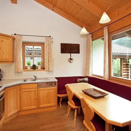 Chalet Luxurious With Sauna In Koenigsleiten *
